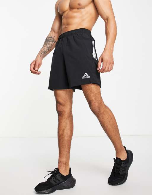 adidas – Training – Hi-Vis – Svarta shorts med ränder