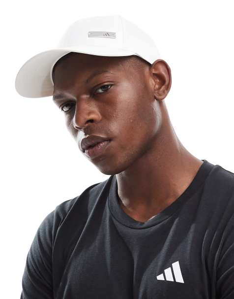 adidas Training - Hvid baseballcap med metalmærke - view 1