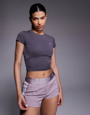 adidas Training - Hyperglam - Hochglänzendes, knapp geschnittenes T-Shirt in Dunkelgrau