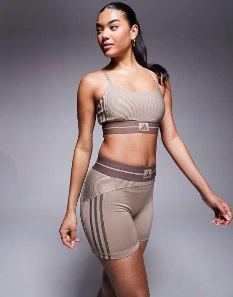 adidas Training – Hyperglam – Knappe, gerippte Shorts in Kreidebraun - view 1