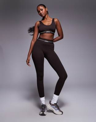 adidas Training - Hyperglam - Lange Leggings in Kaffeebraun mit linearem Logo-Brown