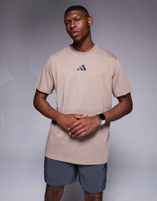 adidas Training – Jasnobrązowy T-shirt z grafiką, 2 z 4