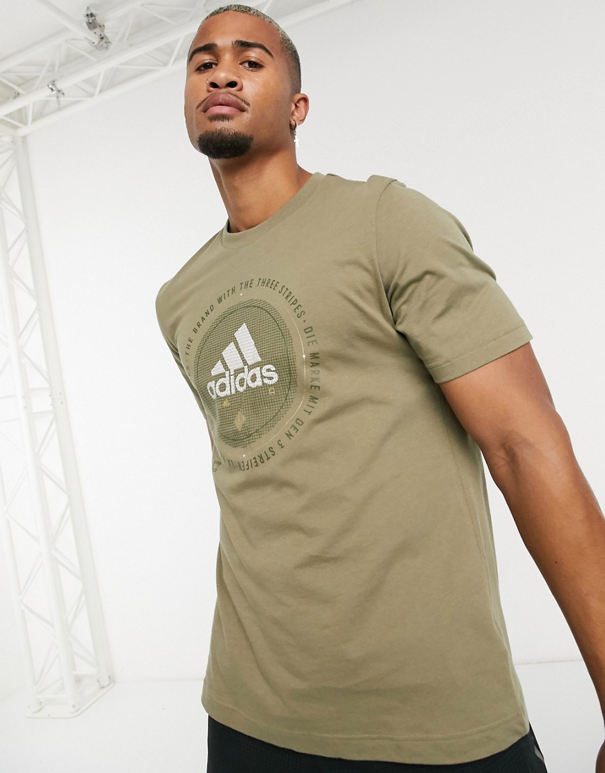 Adidas – Training – Khakifärgad t-shirt med logga-Grön