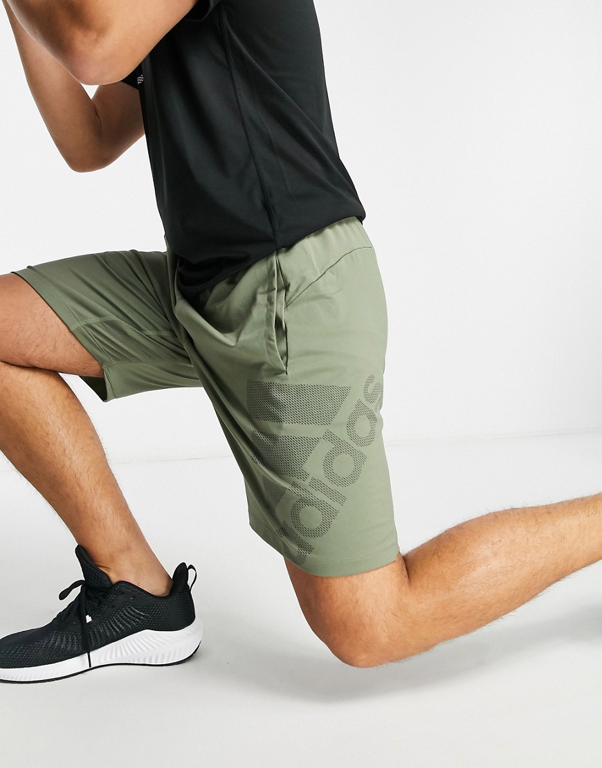 Adidas Training – Khakifärgade shorts med logga-Blå
