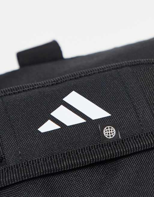 adidas Training Kleine weekendtas met 3 Stripe logo in zwart ASOS