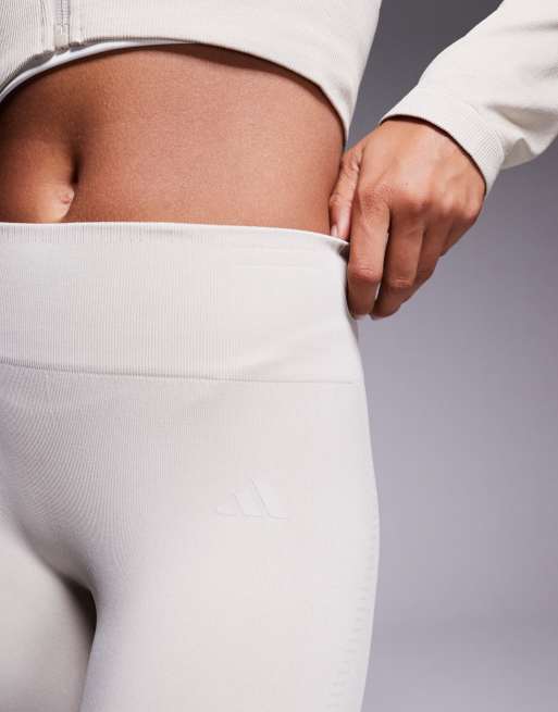 adidas Training – Lange Leggings aus Strick in Hellbraun, 4 von 5