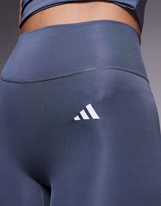 adidas Training – Optime Essentials – Knapp sitzende Trainingsshorts in Marineblau, 2 von 5