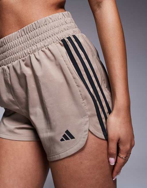adidas – Training – Pacer – Ljusbruna shorts med hög midja på 3 tum, 2 av 5