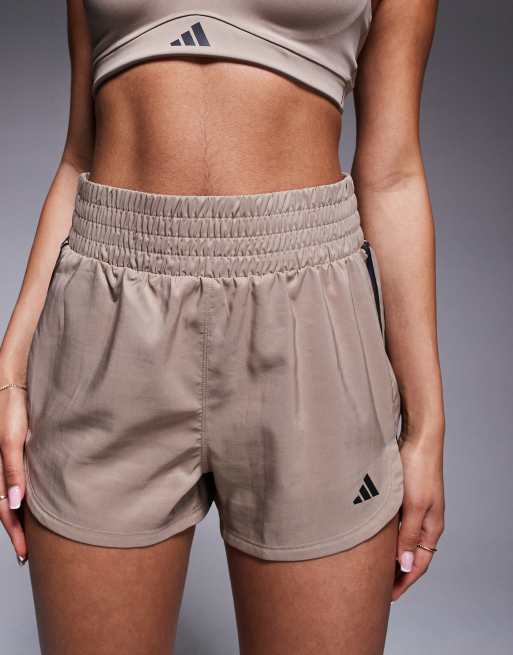 adidas – Training – Pacer – Ljusbruna shorts med hög midja på 3 tum, 5 av 5