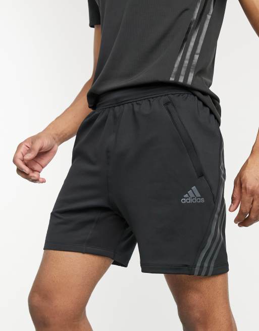 Pantaloncini adidas outlet strisce