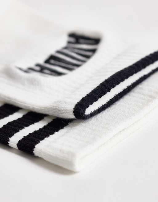 adidas - Training - Set van 2 paar collegestijl sokken in wit, 3 van 3