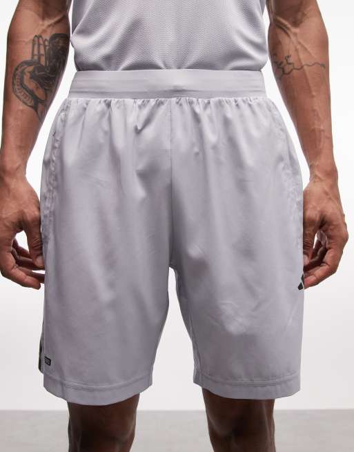adidas Training – Shorts in Grau mit den drei Streifen, 2 von 5