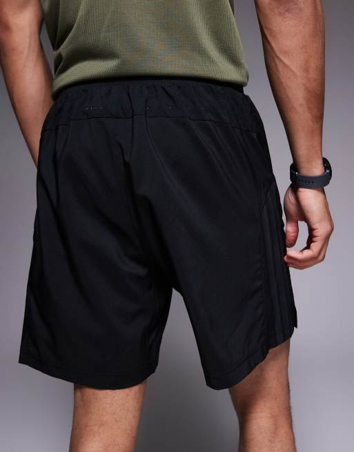 adidas Training – Shorts in Schwarz mit den drei Streifen, 4 von 5
