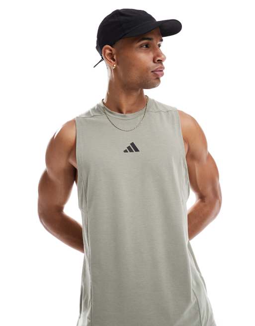 Cra wallonieShops adidas Training Strength tank in silver Yeezy Quantum Mono Carbon