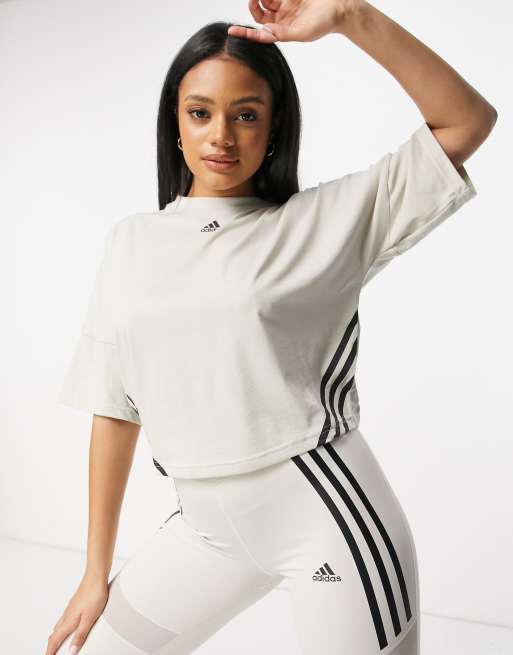 adidas Training T shirt corta grigia con 3 strisce