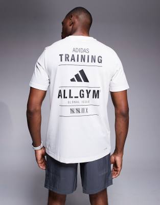 adidas Training – T-Shirt in Weiß mit Grafikprint - view 1