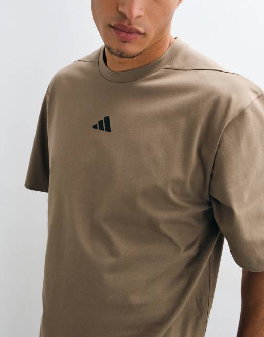 adidas Training t-shirt oversize con stampa sul retro in kaki, 4 di 5