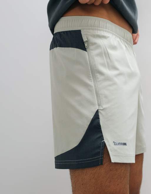 adidas Training tech colourblck shorts in sage green, 2 of 5