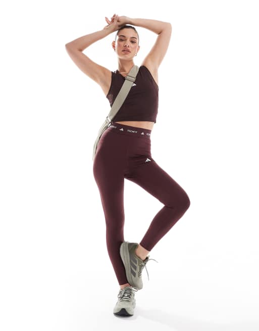 adidas Training - Tech Fit - Bordeauxrøde og formgivende leggings i 7/8-længde