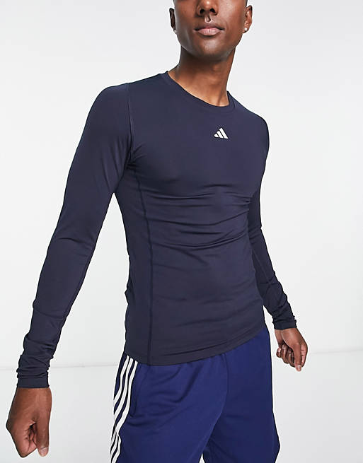 Decoratief Verborgen Boer adidas Training Tech Fit logo long sleeve t-shirt in navy | ASOS