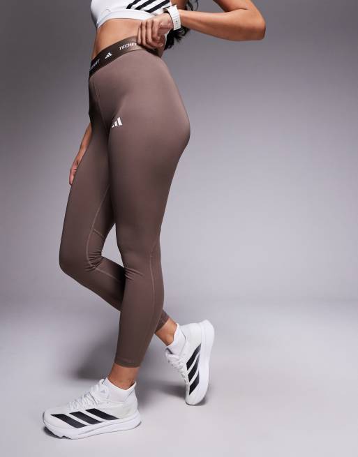 adidas Training – Tech Fit – Mörkbruna leggings med 7/8-långa ben, 3 av 5