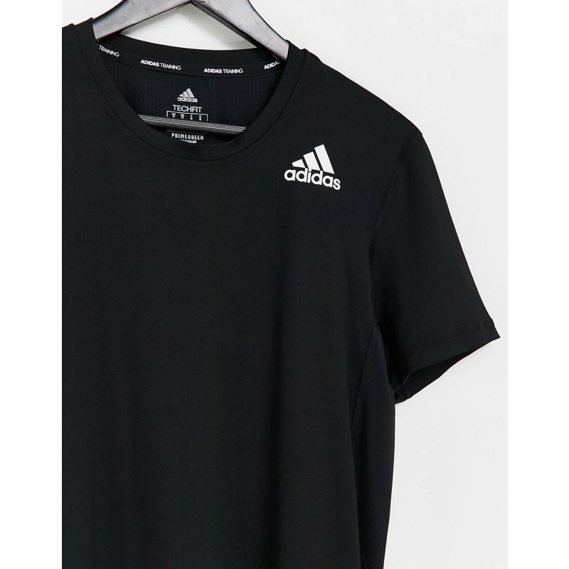 UZLvC Palestra e allenamento adidas Training - Tech Fit - T-shirt nera con logo sul petto