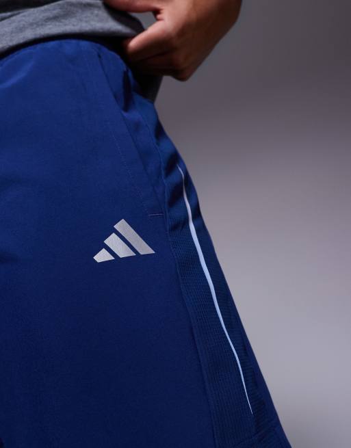 adidas Training – Tech – Shorts in Marineblau, 5 von 5