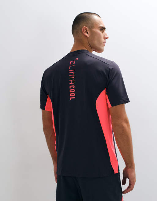 adidas Training Tech T-shirt met kleurvlakken in zwart en rood, 4 van 5