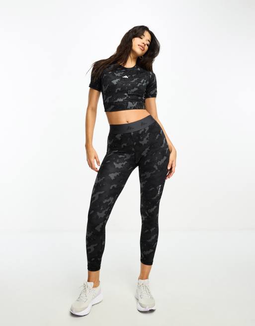 adidas Training - Techfit - 7/8-leggings i gråt/sort camouflage-design