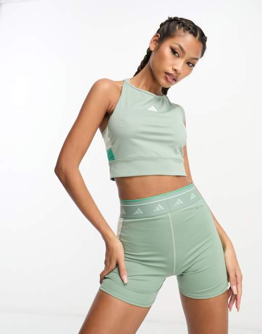 Adidas crop top hot sale and shorts set