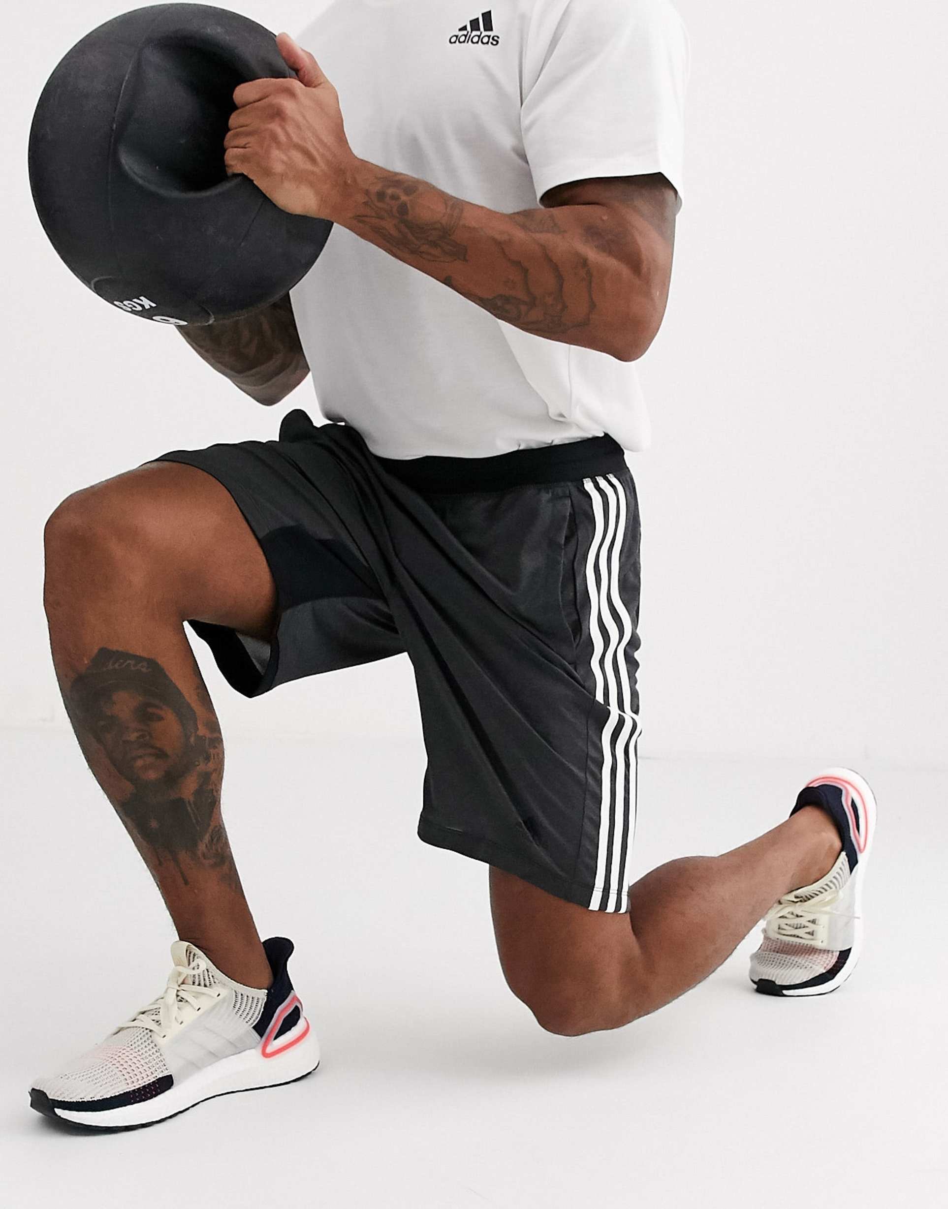 Training black. Шорты с полосками adidas Training. Адидас тренинг. Adidas Training. Шорты с тремя полосками мужские.