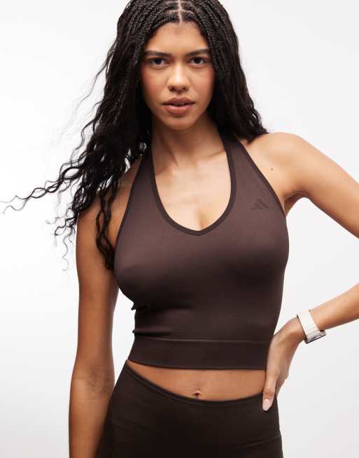 adidas Training - Top allacciato al collo in maglia color caffè