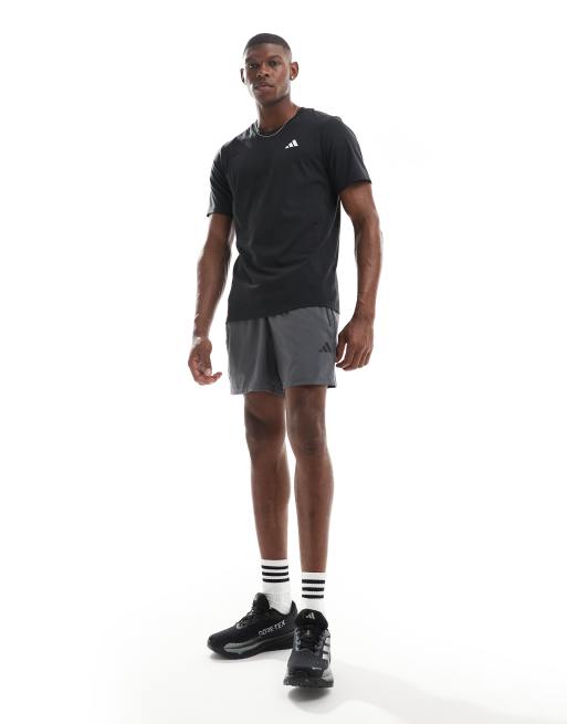 adidas - Training Train Essentials - T-shirt nera, 4 di 4