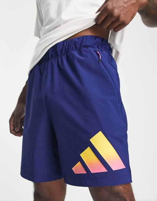 adidas Training Train Icons Shorts in Marineblau mit 3 Balken Logo mit Farbverlauf 7 Zoll Schnittlange ASOS