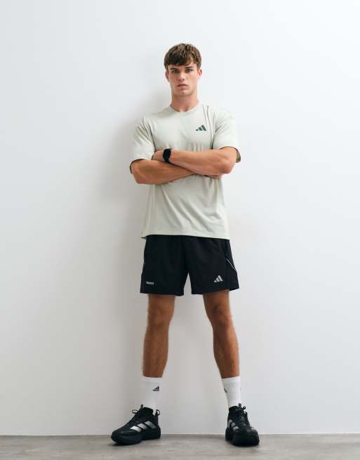 adidas Trainings-T-Shirt mit Lifter-Rückendruck in Salbeigrün, 2 von 5