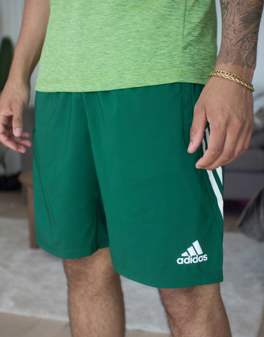 Adidas – Träning – Gröna vävda shorts med 3 ränder
