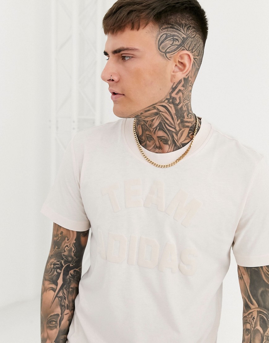 Adidas – Varsity Pack – Beige t-shirt med tryck