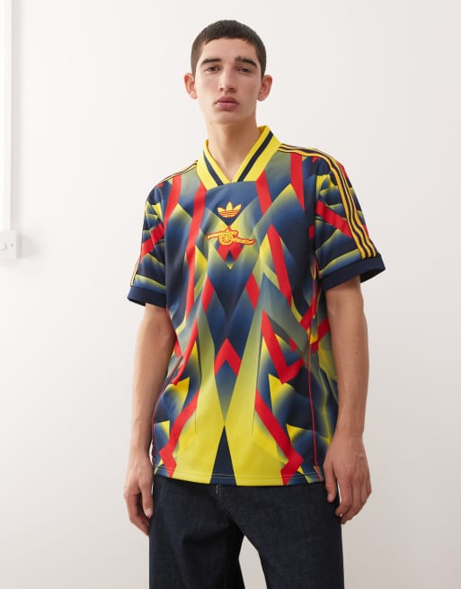 adidas - Voetbal - Arsenal lifestyler T-shirt in geel, rood en blauw