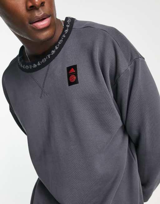 adidas - Voetbal - Bayern München - Sweatshirt in grijs
