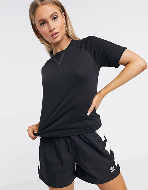 adidas x Karlie Kloss - Training - Cropped T-shirt i sort