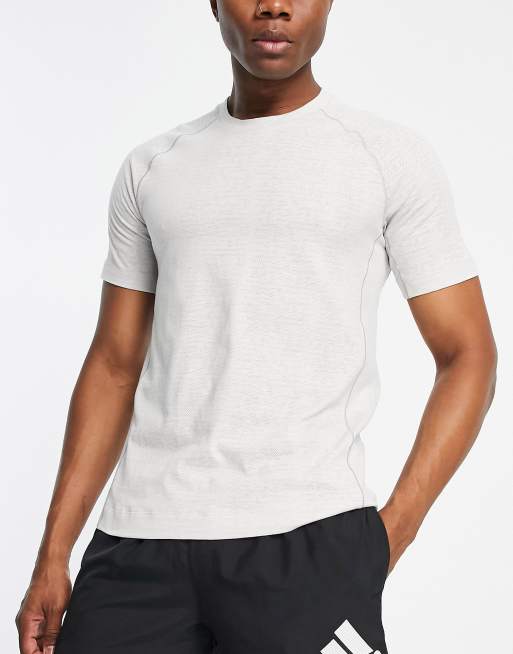 adidas - Yoga - T-shirt in grijs 
