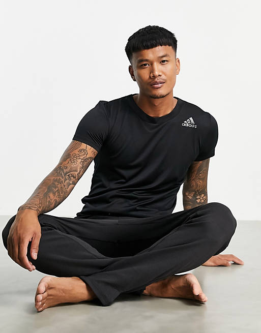  adidas Yoga t-shirt with tonal three stripes in black 