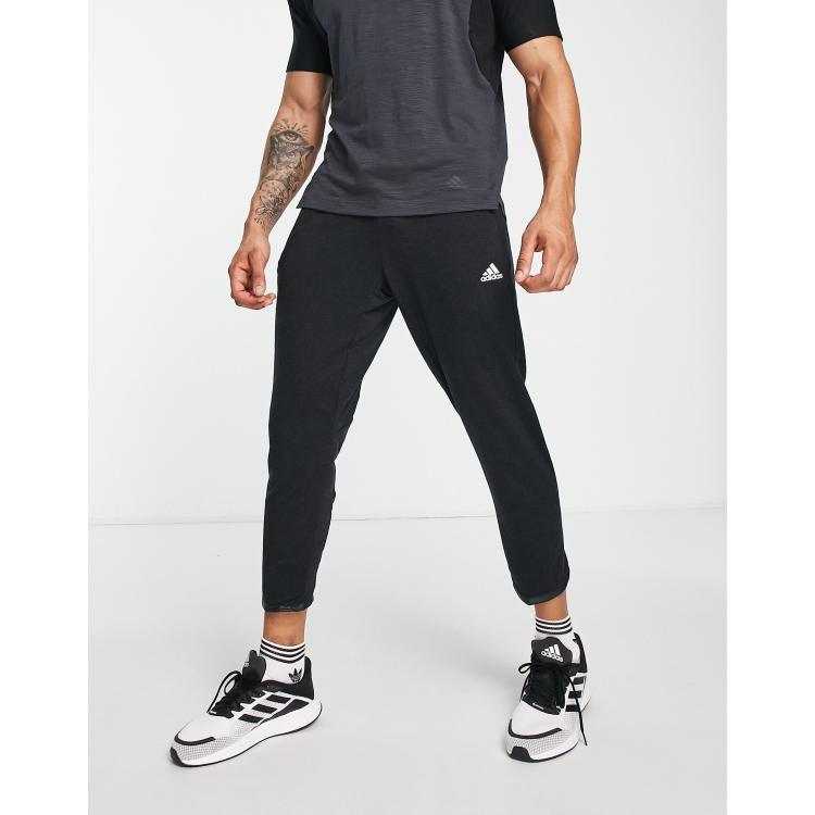 Adidas men's best sale tapered sweatpants