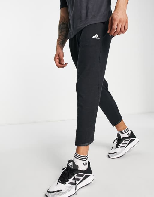 Essentials Regular Tapered Cuffed 7/8 Pant Black / White - adidas –