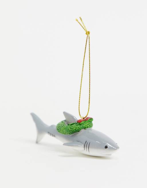 Adorno tiburón con de Typo |