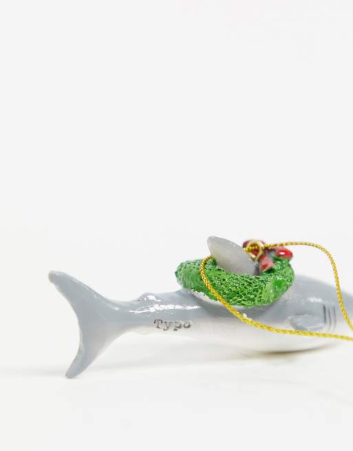 Adorno tiburón con de Typo |