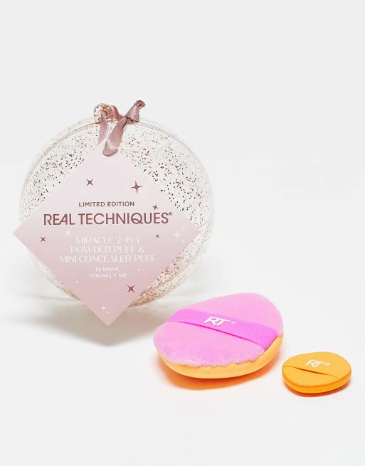 Adorno para árbol de Navidad con borla de maquillaje 2 en 1 para polvos y borla de maquillaje para corrector de tamaño pequeño Miracle de Real Techniques (ahorra un 30%)