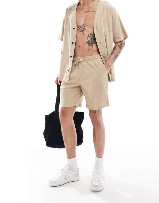 ADPT – Beige krinklade shorts, del av set