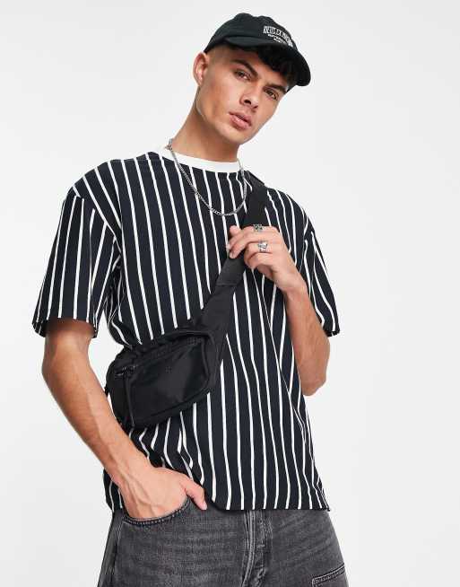 ADPT – Oversize-T-Shirt in Schwarz mit Längsstreifen