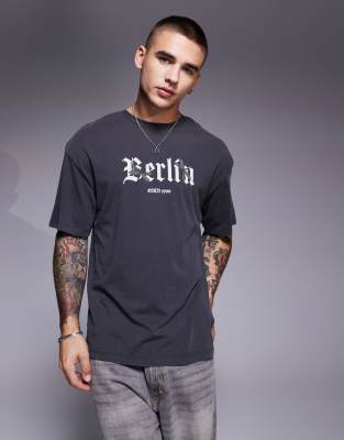 oversized Berlin print t-shirt in washed gray